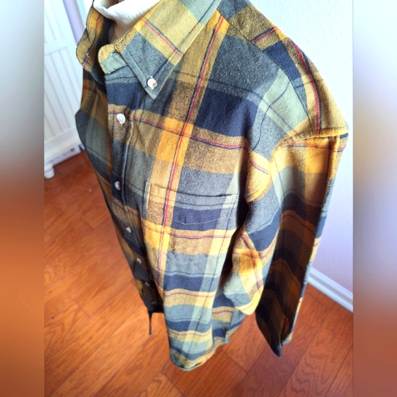 RED HEAD MENS FLANNEL - Picture 2 of 16